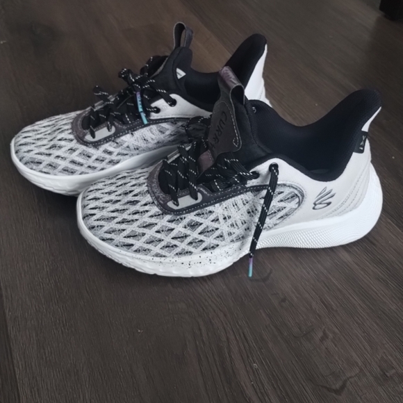 Sz 7.5 Under Armour Curry 9 Flow PE March Madness 2K22 Basketball 3025769-104 - Picture 8 of 9